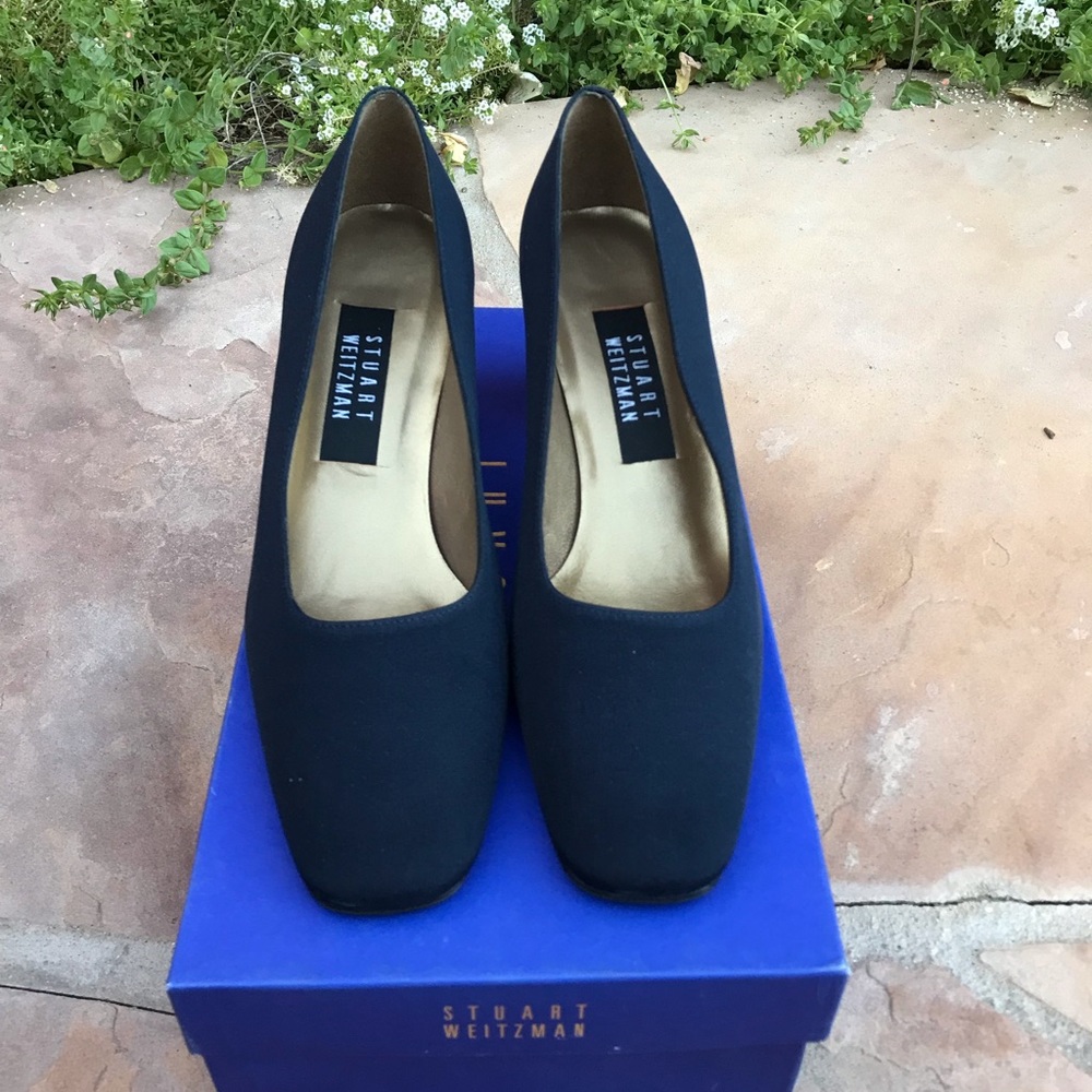 Stuart weitzman, navy color, thick heel.